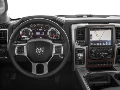 2017 RAM 1500 Laramie Crew Cab 4x4 5'7' Box