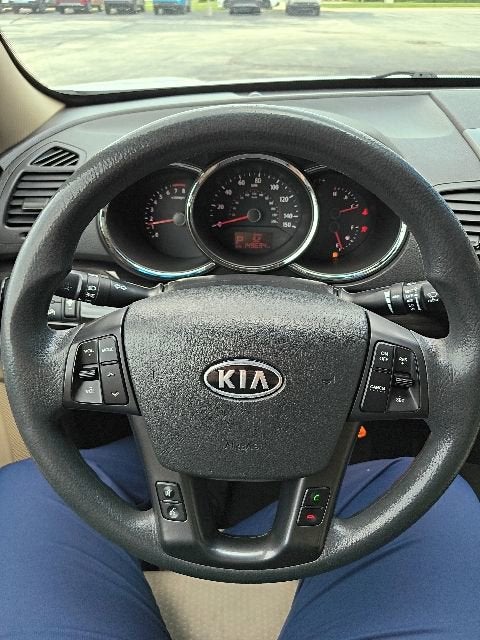 2011 Kia Sorento LX