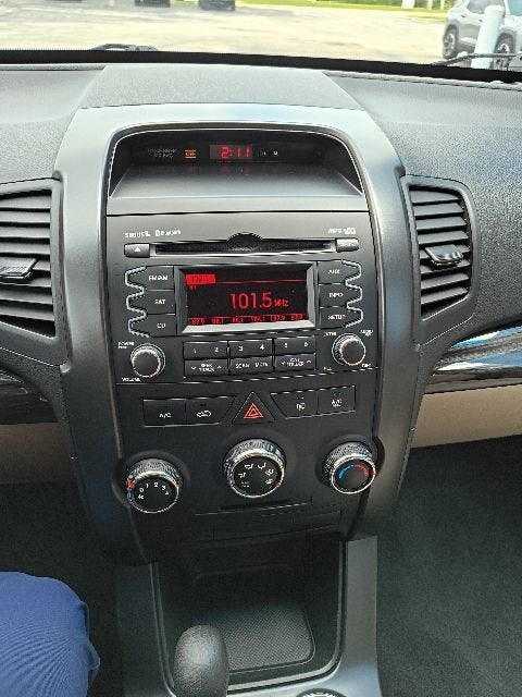 2011 Kia Sorento LX