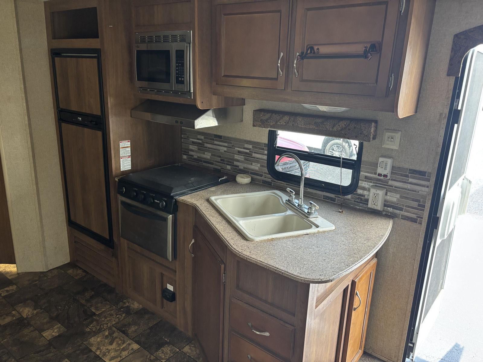 2015 COACHMAN CAMPER Base