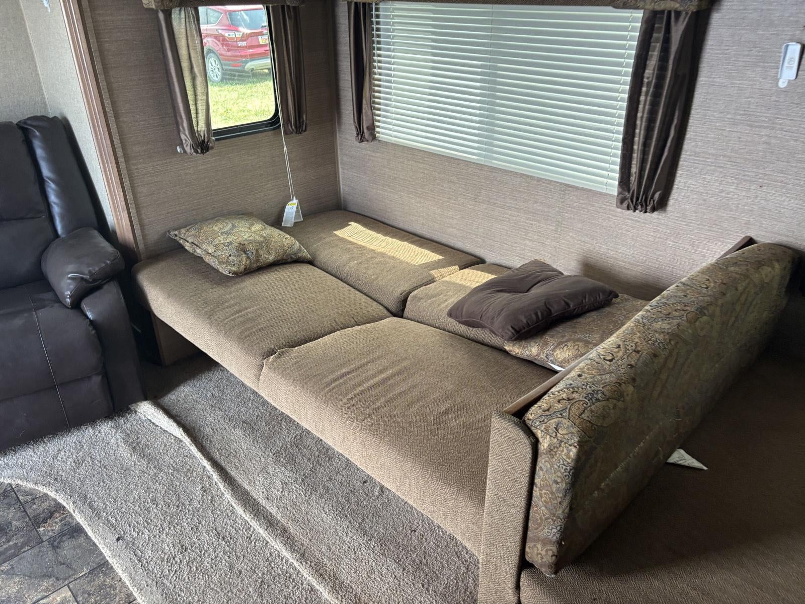 2015 COACHMAN CAMPER Base