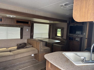 2015 COACHMAN CAMPER Base