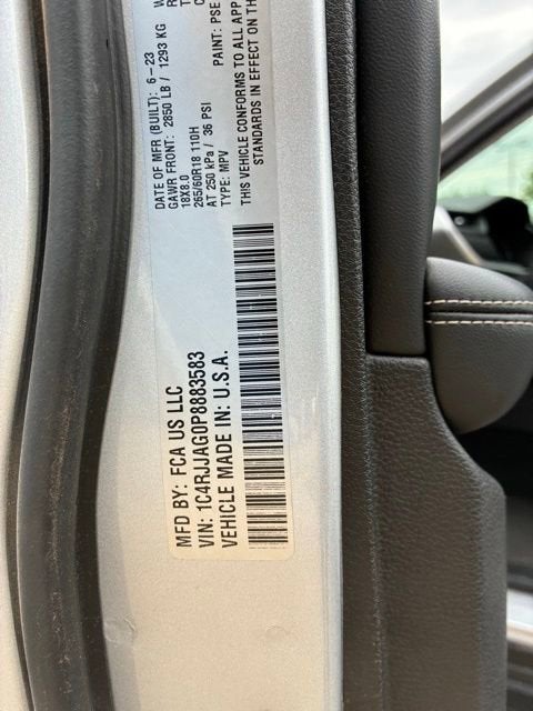 2023 Jeep Grand Cherokee L Laredo