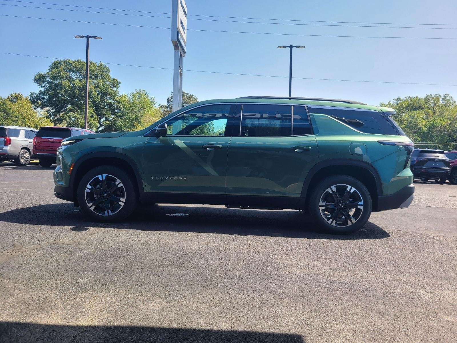 2027 Chevrolet Traverse LT