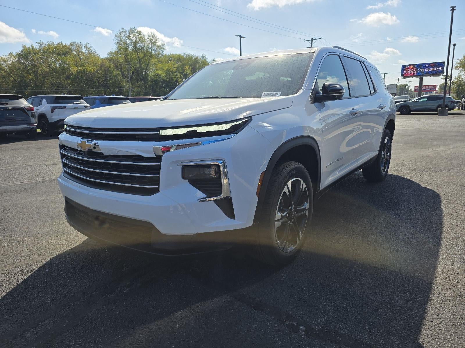 2027 Chevrolet Traverse LT