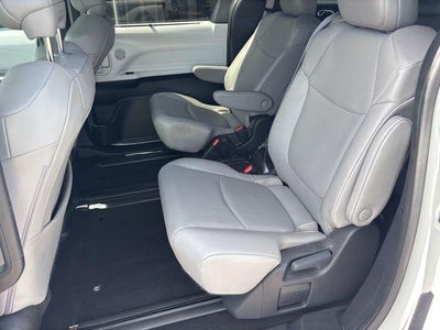 2025 Toyota Sienna XLE