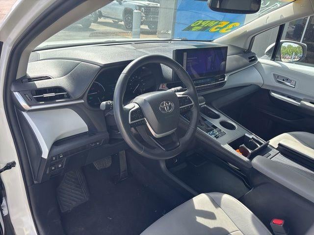 2025 Toyota Sienna XLE