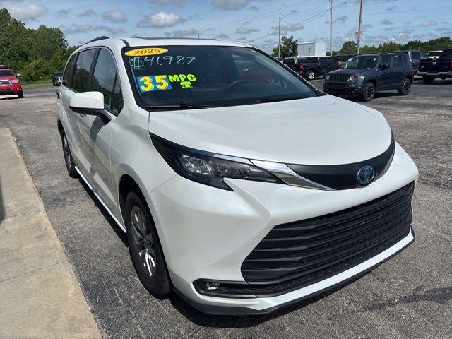 2025 Toyota Sienna XLE