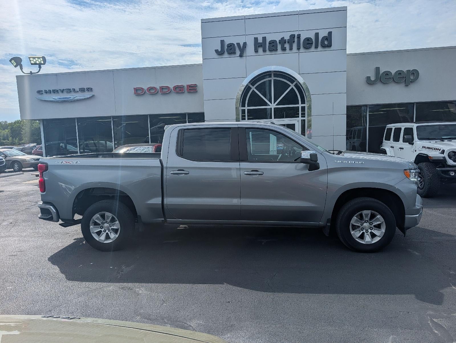 2023 Chevrolet Silverado 1500 4WD Crew Cab Standard Bed LT