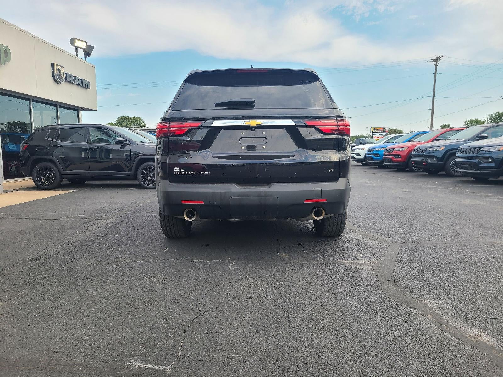 2023 Chevrolet Traverse LT Cloth