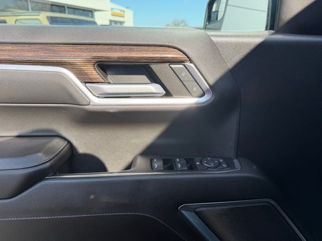 2022 GMC Sierra 1500 4WD Crew Cab Short Box Elevation