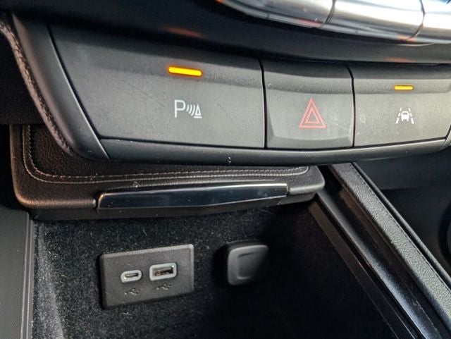2023 Cadillac XT4 AWD Premium Luxury