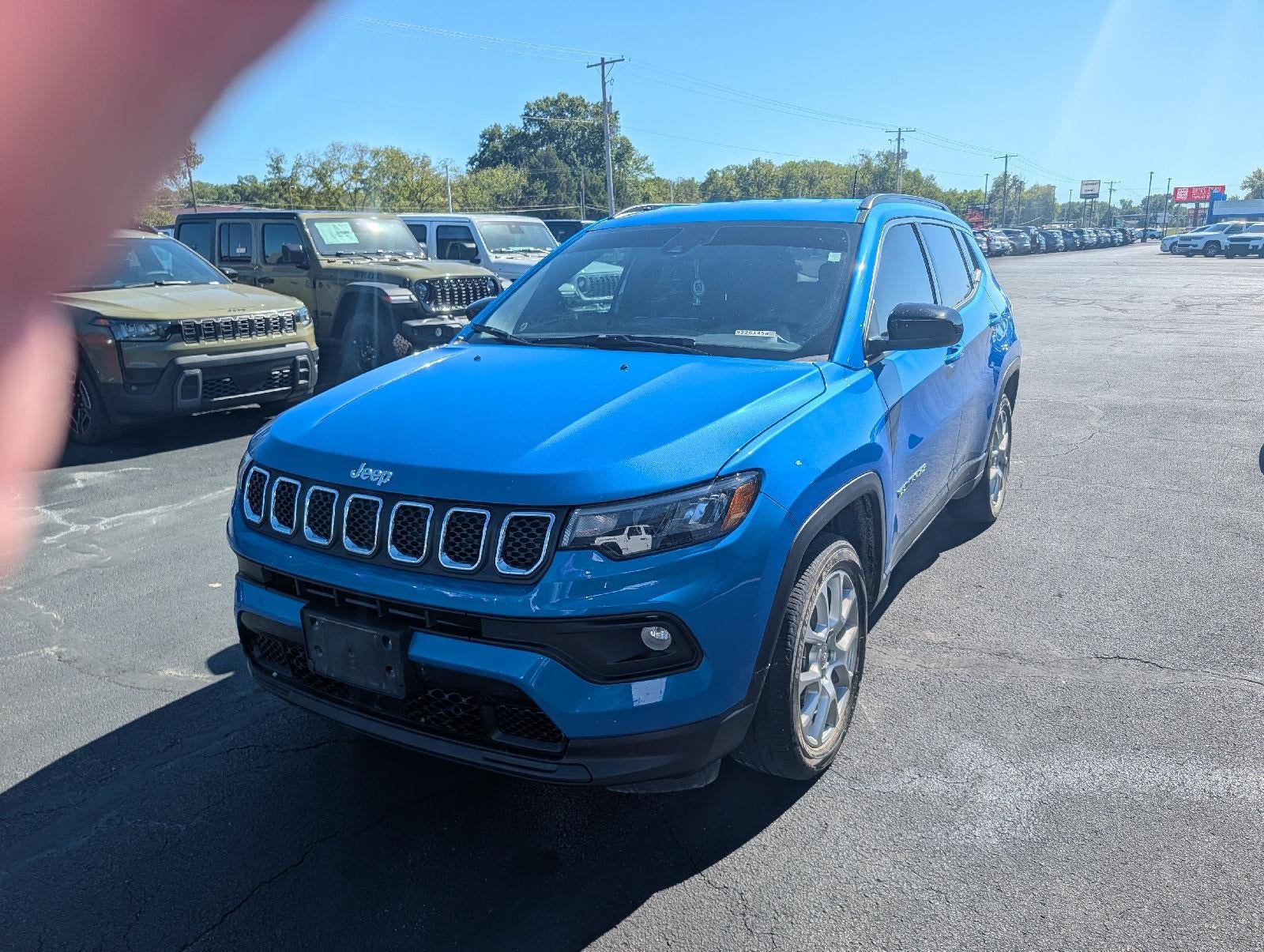 2023 Jeep Compass Latitude Lux FWD