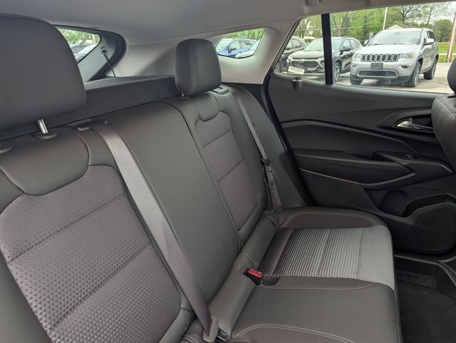 2025 Chevrolet Trax FWD LT